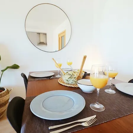 Apartament Boutique With Sea View & Balcony